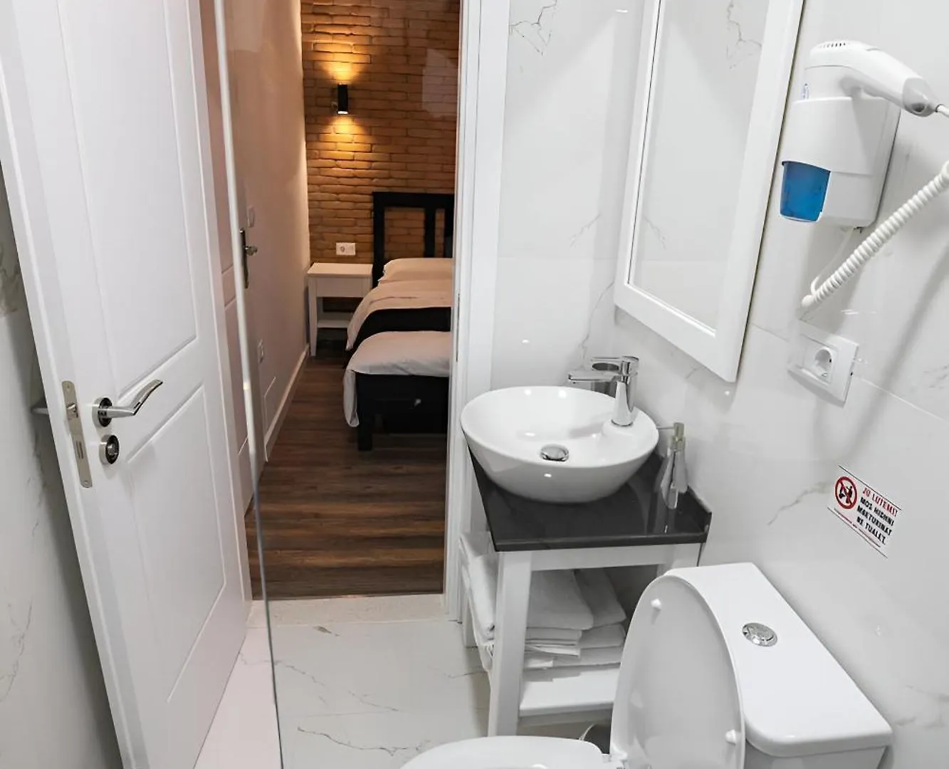 Hotel Sidi Tirana 3*,