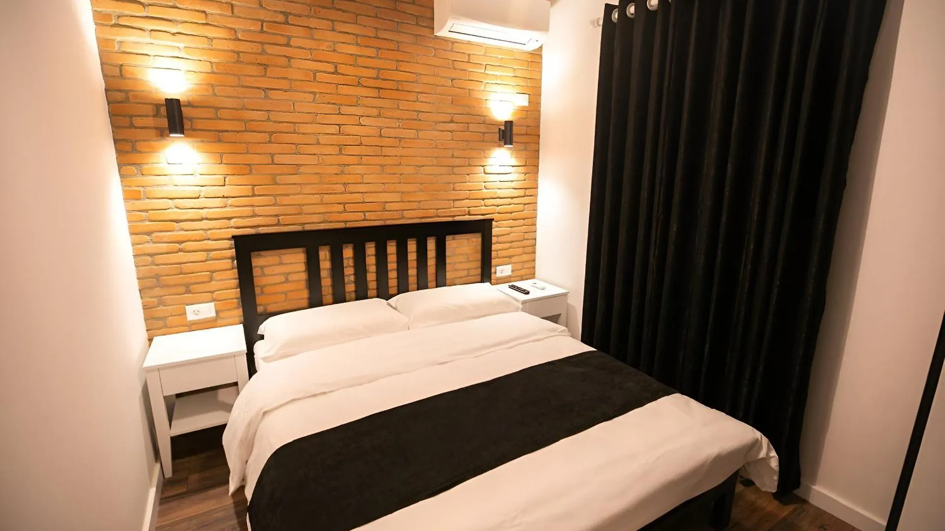 Hotel Sidi Tirana 3*,